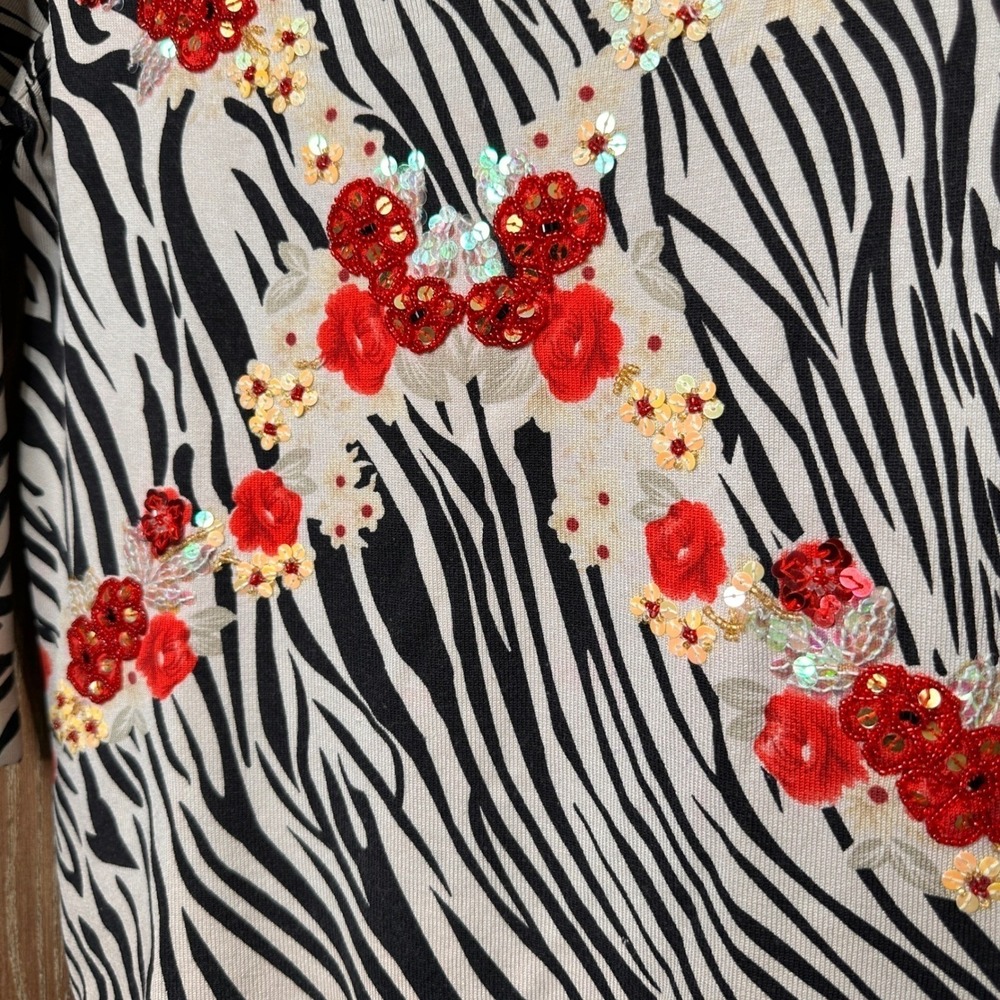 Maurice Sasson Zebra Print Silk Blend Sequin Floral V-Neck Top Small Black White - Picture 7 of 7